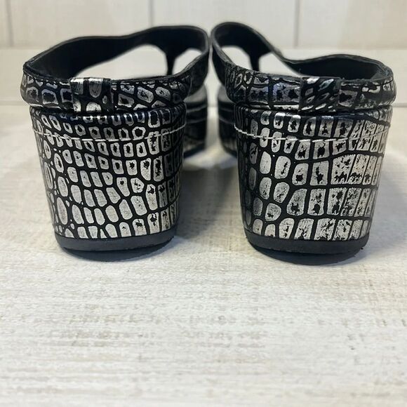 Donald J Pliner Sandals Shaheen Wedge Heels Slip on Thong Silver Size 8 - Picture 6 of 16